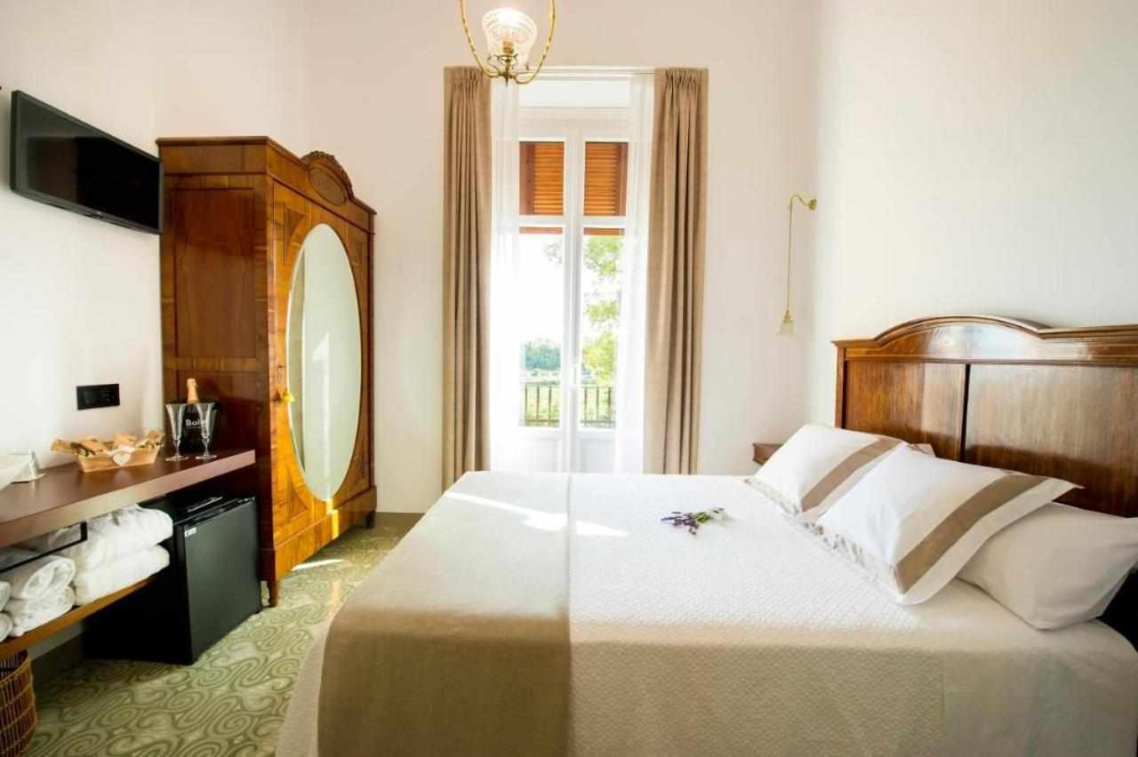 مبيت وإفطار Castellvi de la Marca Bolet Casa Modernista المظهر الخارجي الصورة
