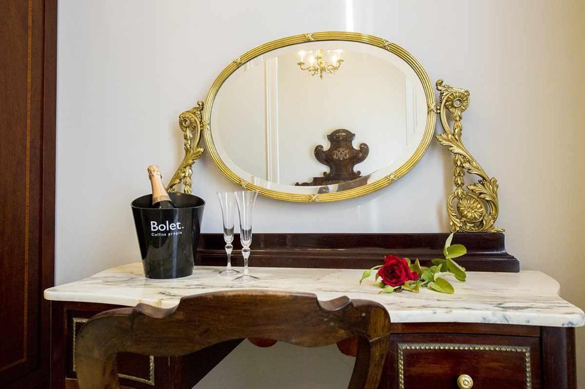 مبيت وإفطار Castellvi de la Marca Bolet Casa Modernista الغرفة الصورة