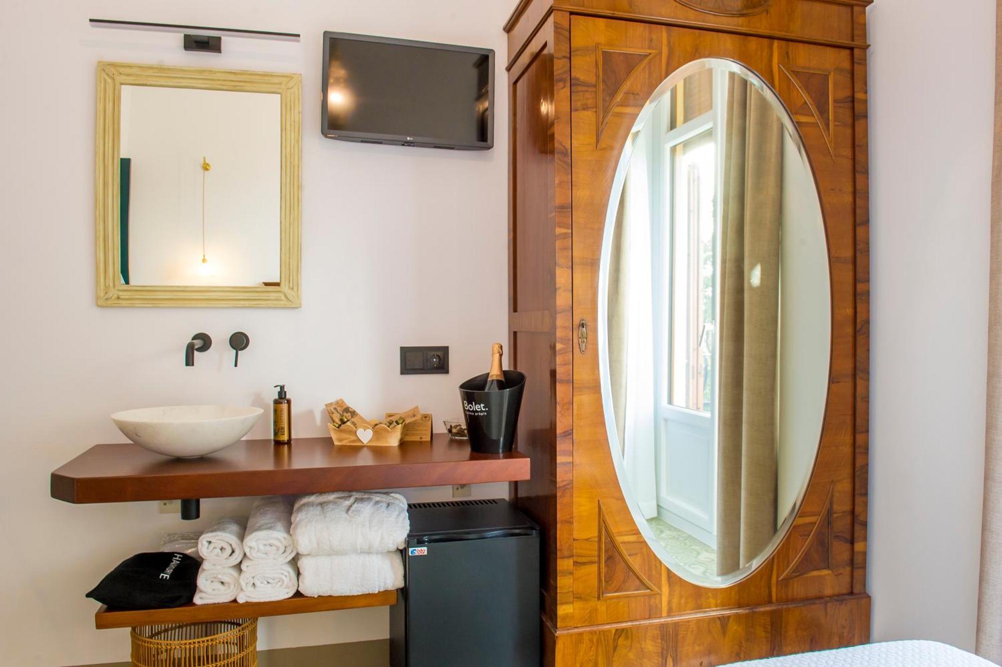 مبيت وإفطار Castellvi de la Marca Bolet Casa Modernista المظهر الخارجي الصورة